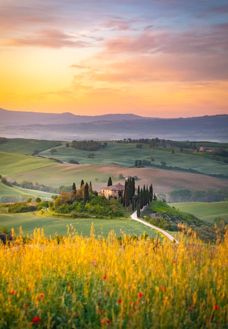 Image of a Tuscan villa